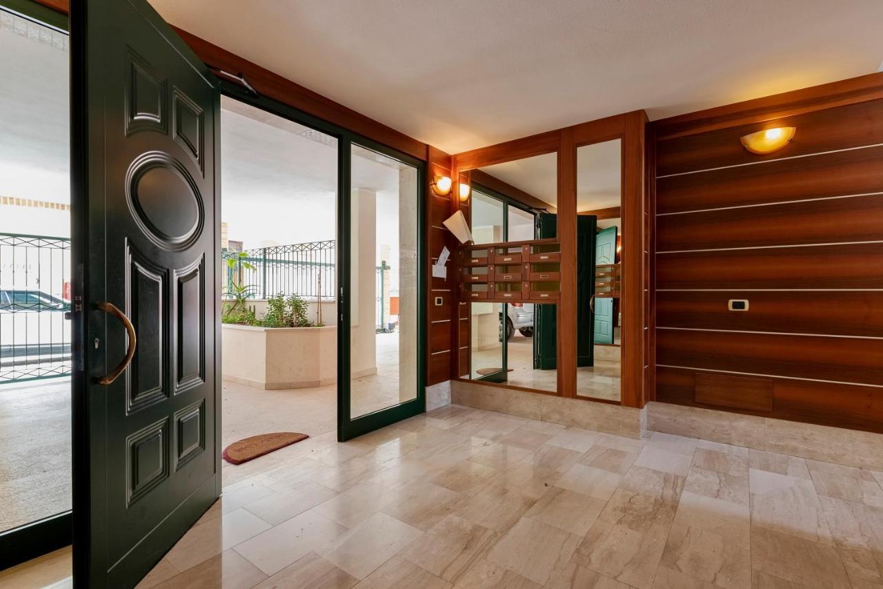Appartement Emerald: A Due Passi Dal Mare.